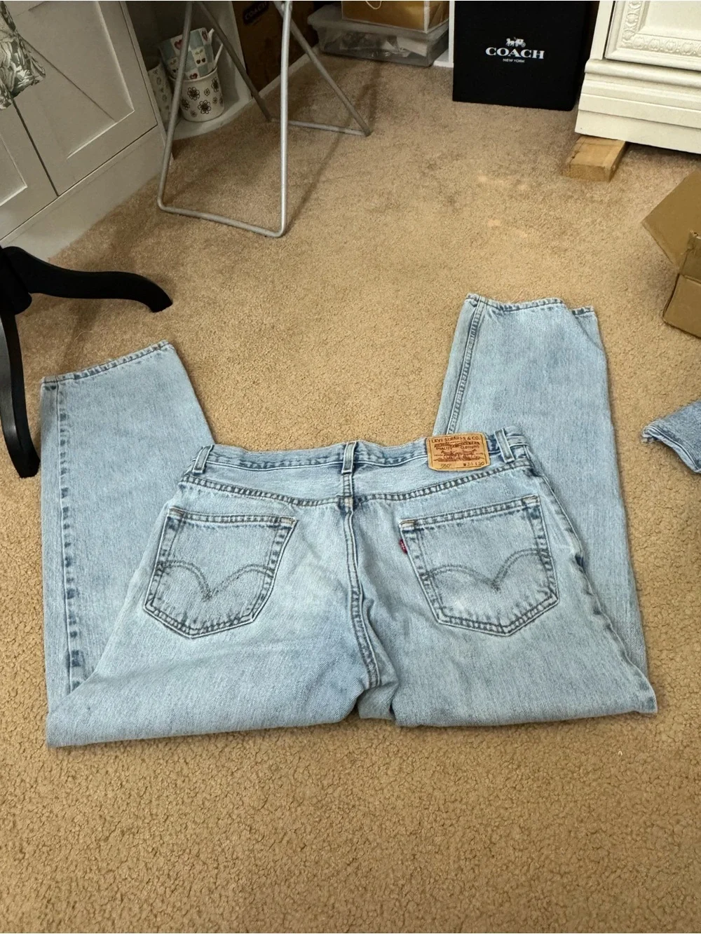 Levi’s 550 Light Wash Relaxed Fit Jeans 34x30